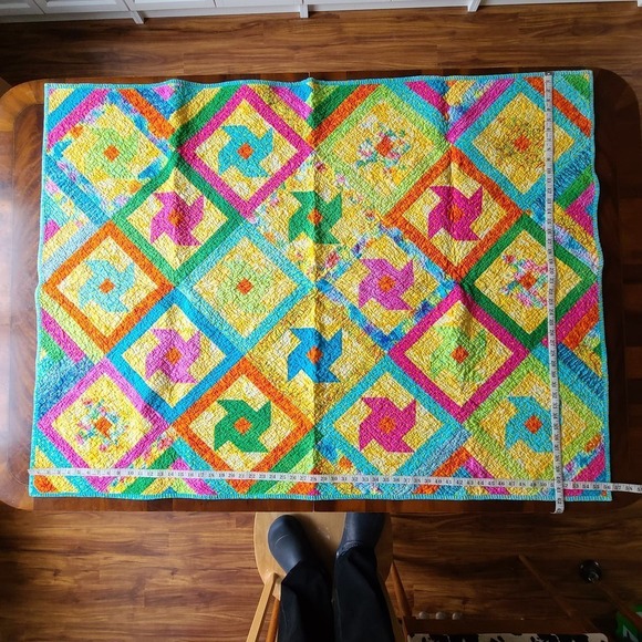Quilted Throw Blanket Colorful Pinwheel Handmade Machine Stitched 42 x 56.5" - Picture 5 of 6